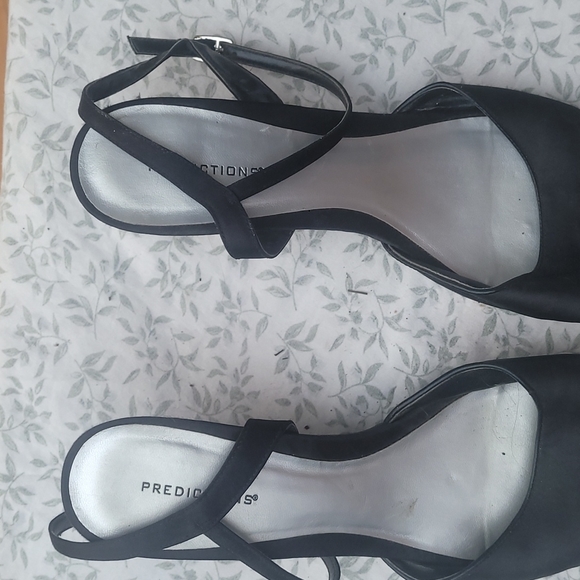 Predictions low heel sandals size 11w - Picture 3 of 8